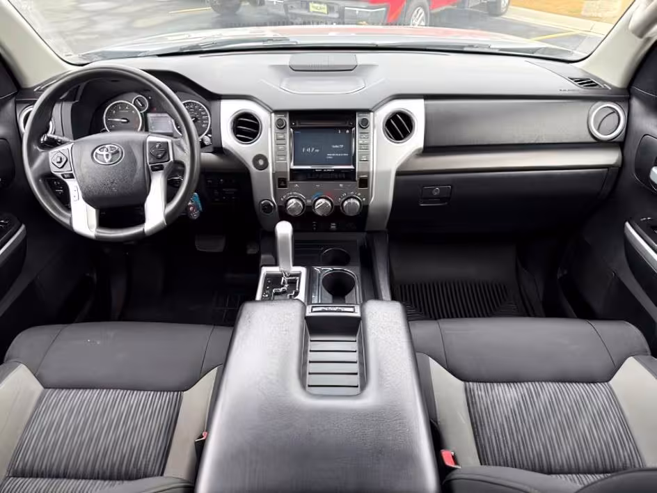 2017 Toyota Tundra - 5TFDY5F12HX656064 - Image #25